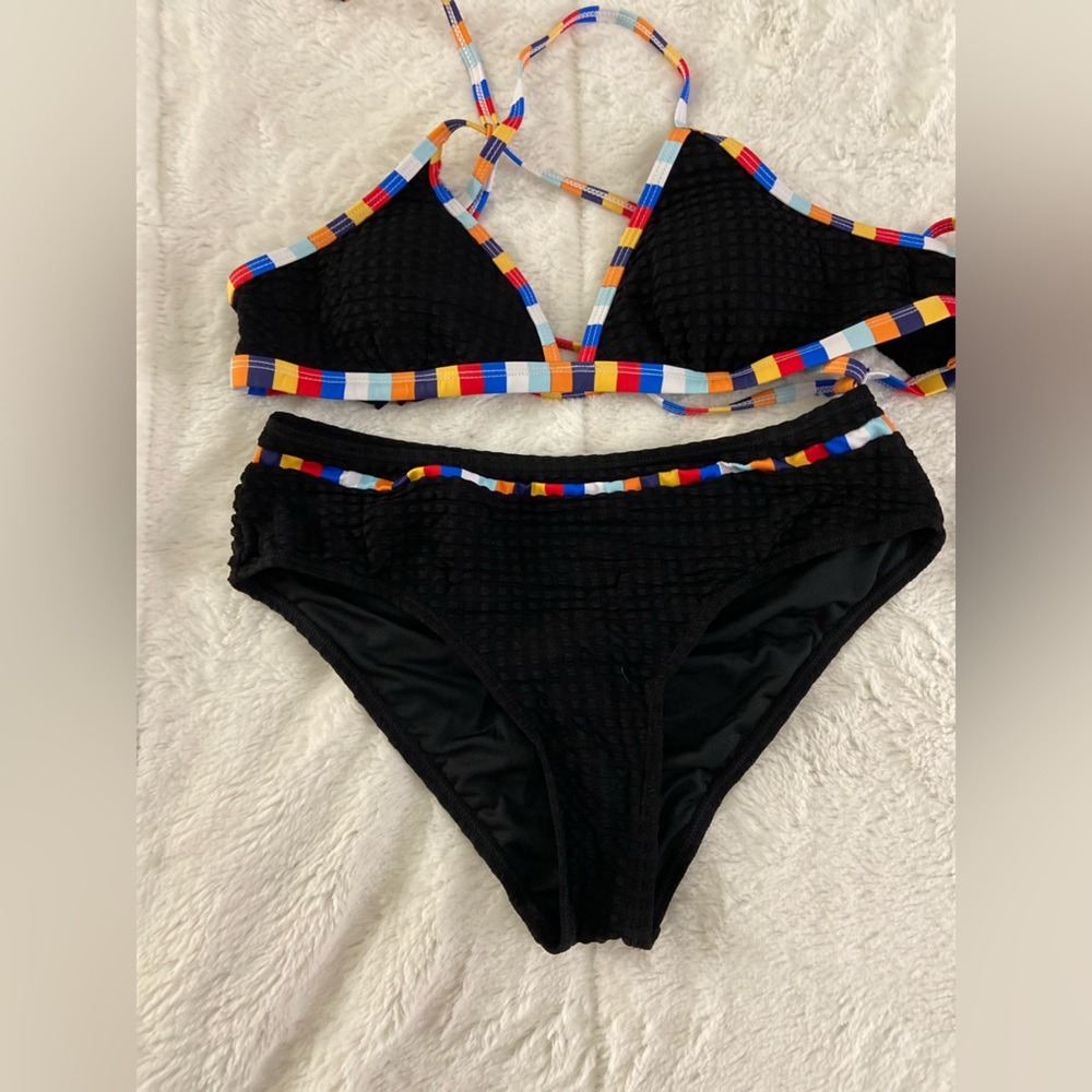 Size small bikini. Very cute.
